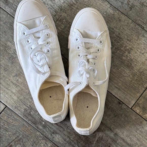 Converse White Canvas Sneakers - Picture 4 of 6